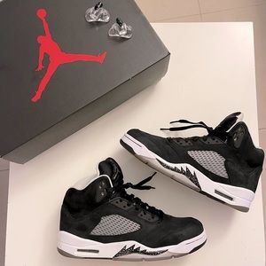 Men’s Air Jordan 5 Retro Oreos LIKE NEW IN BOX (136027 035)